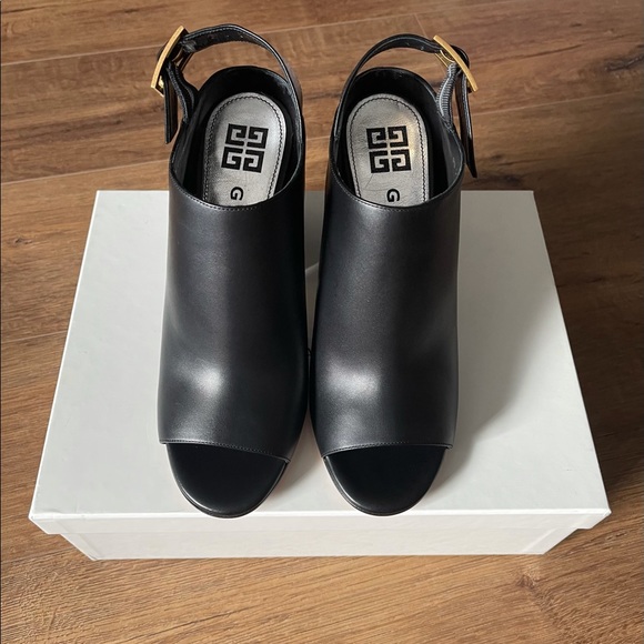 GIVENCHY-AUTHENTIC NWT/Box Black Leather Sandals - Picture 7 of 15